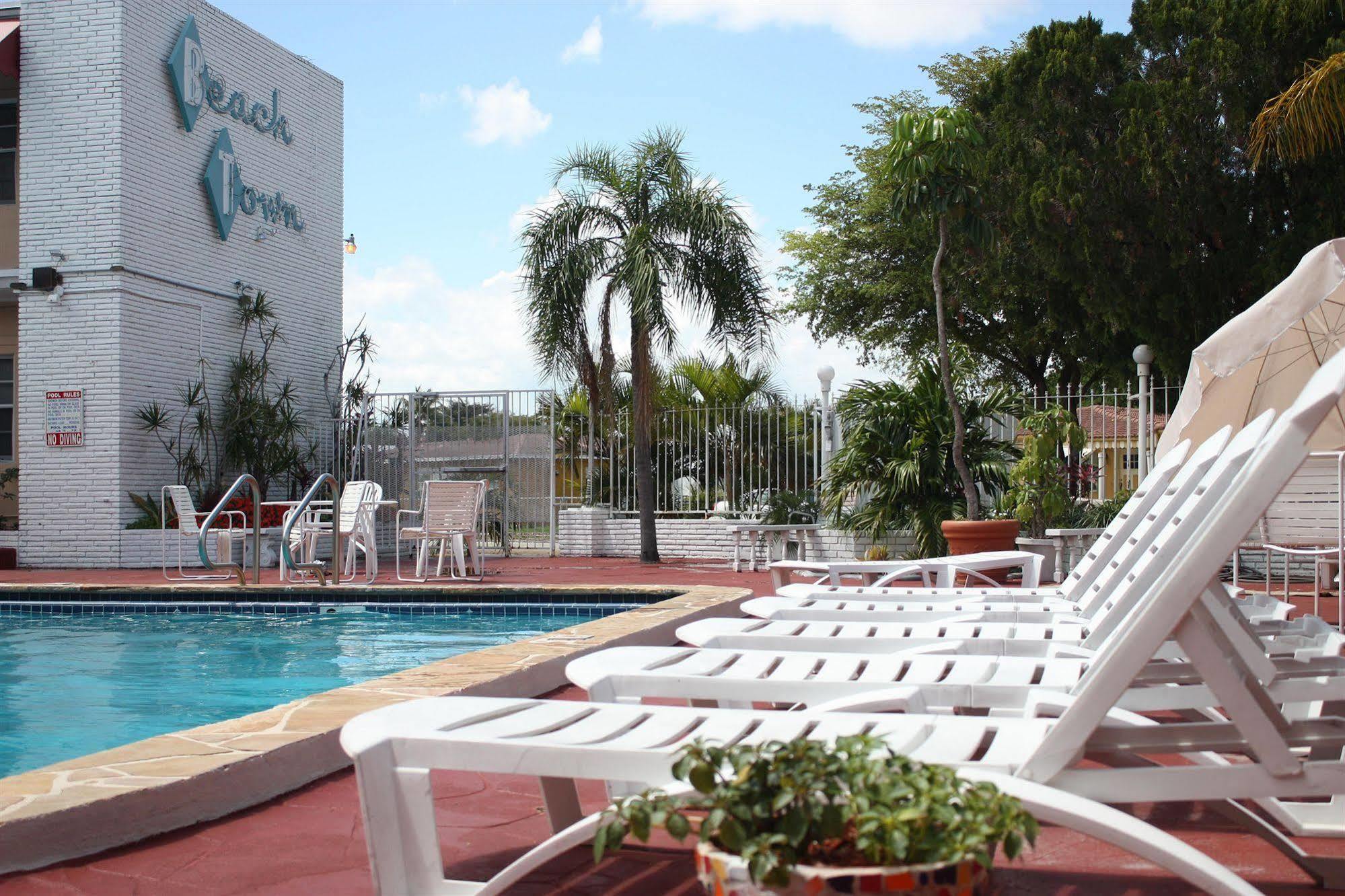 Beach And Town Motel Hollywood Exterior photo